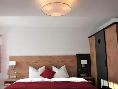 Отель Zum Goldenen Schwanen 3*