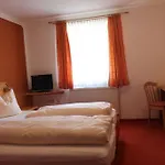 Zum Goldenen Schwanen מלון 3*